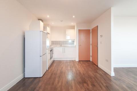 Studio to rent, Skyline House, Stevenage