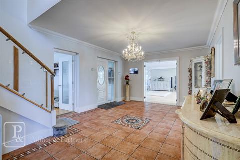 5 bedroom detached house for sale, Dumont Avenue, St. Osyth, Clacton-on-Sea, Essex, CO16