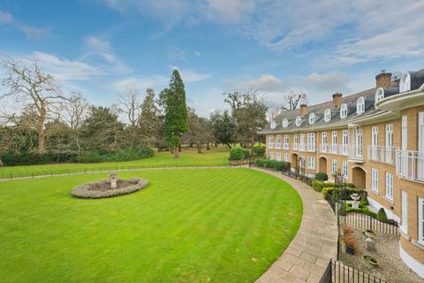 4 bedroom terraced house for sale, Lakeside Grange, Weybridge, Surrey, KT13