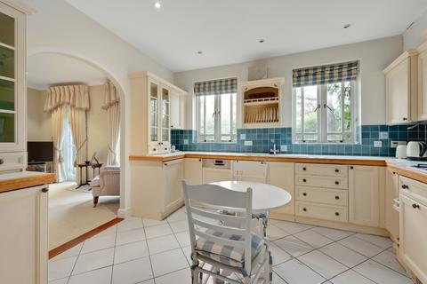 4 bedroom terraced house for sale, Lakeside Grange, Weybridge, Surrey, KT13