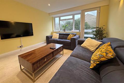 3 bedroom end of terrace house for sale, Godalming *NO ONWARD CHAIN*