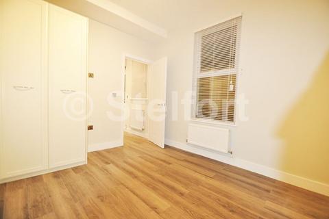 2 bedroom apartment to rent, Hermit Road, E16