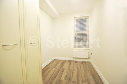 2 bedroom apartment to rent, Hermit Road, E16