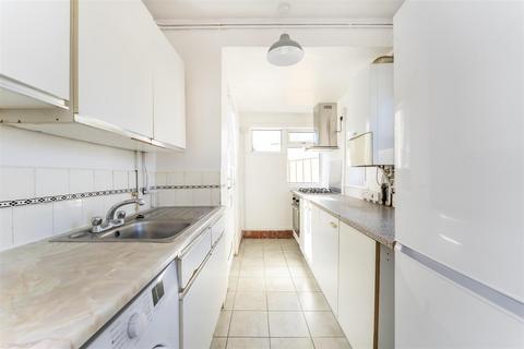 3 bedroom end of terrace house for sale, Lee Road, Perivale UB6