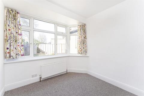 3 bedroom end of terrace house for sale, Lee Road, Perivale UB6