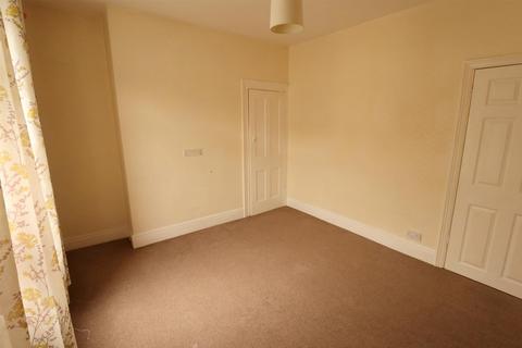 2 bedroom house to rent, Churchill Villas, Holland Street, Hull