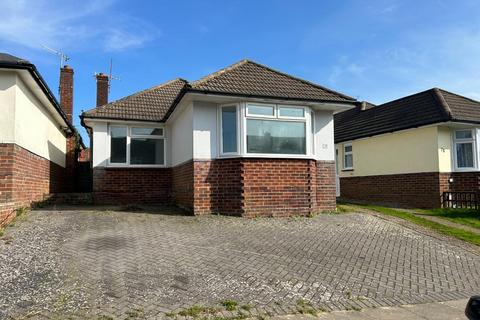 2 bedroom detached bungalow to rent, Thornhill Rise, Portslade, Brighton