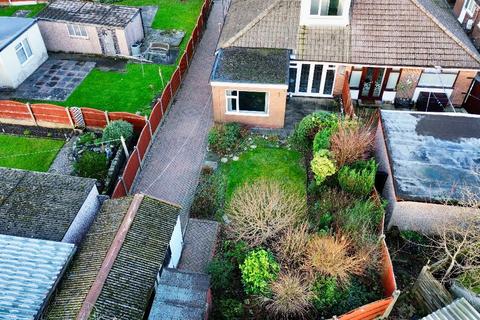 3 bedroom semi-detached house for sale, Louise Gardens, Westhoughton, Bolton