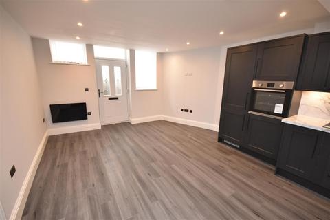 2 bedroom apartment to rent, Fazakerley Street, Liverpool