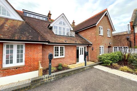 1 bedroom ground floor flat for sale, The George, Milton Green, Christchurch Road, New Milton, Hampshire. BH25 6QG