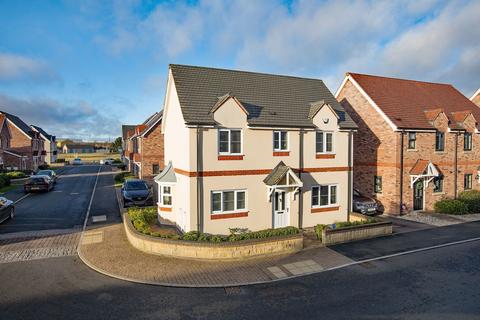 3 bedroom detached house for sale, Holdenby Drive, Corby NN17