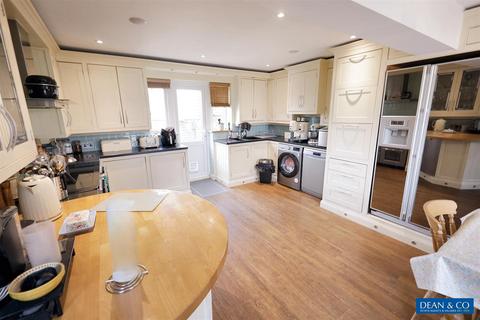 3 bedroom detached house for sale, Hangleton Lane, Hove