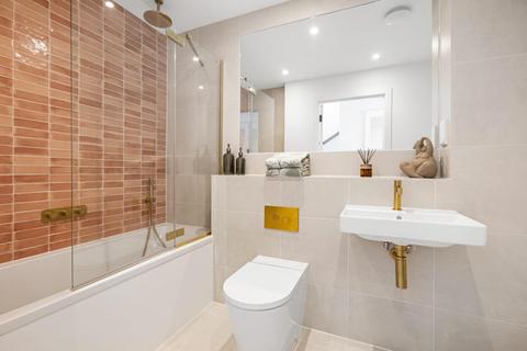 1, Pearsall Terrace, 16d Highfield Hill, London, SE19 3PS
