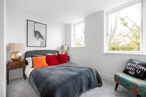 1, Pearsall Terrace, 16d Highfield Hill, London, SE19 3PS