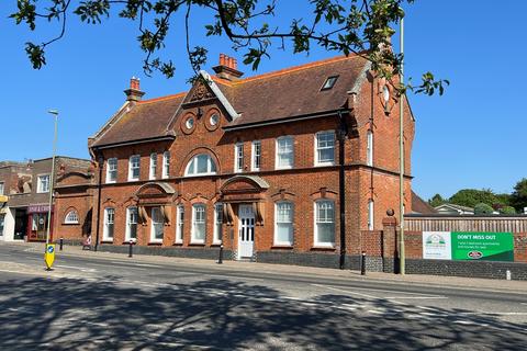 undefined, The George, Milton Green, Christchurch Road, New Milton, Hampshire. BH25 6QG