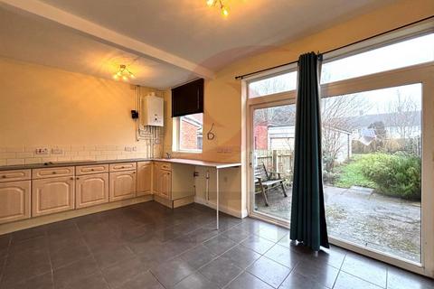 3 bedroom semi-detached house to rent, Seaford Road, Leicester LE2