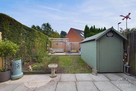 3 bedroom terraced house for sale, Ferness Road, Hinckley