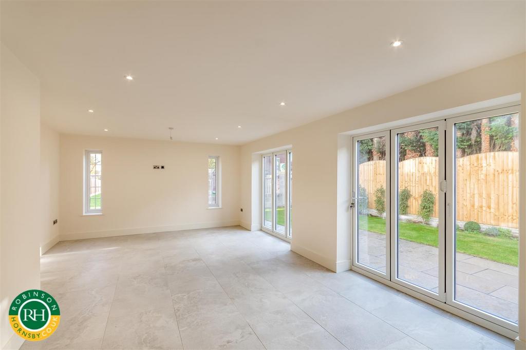 Living / dining area