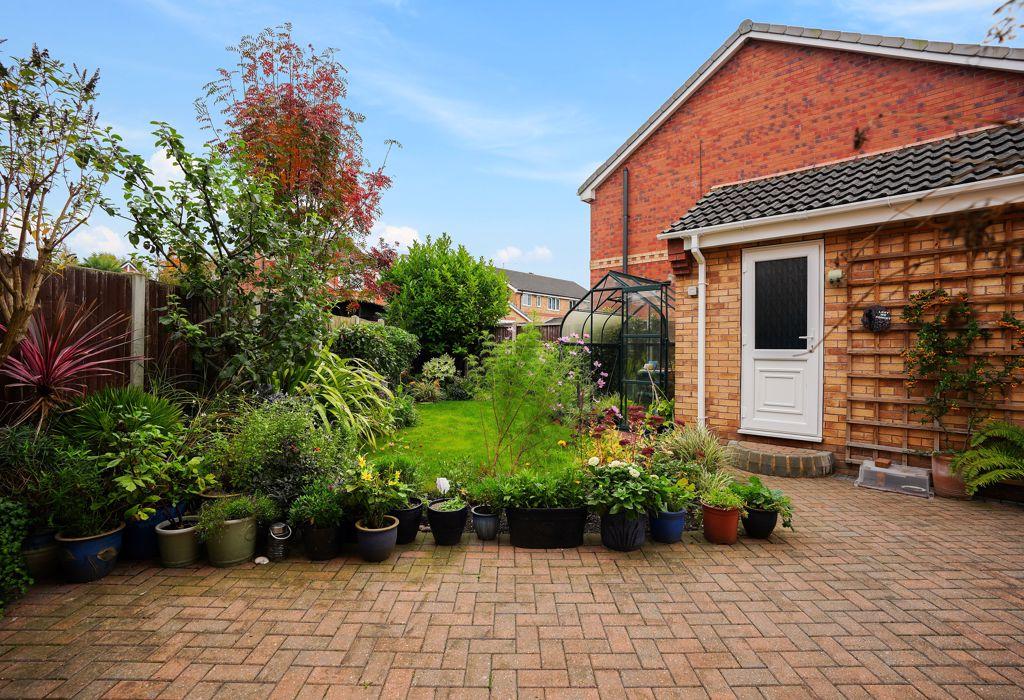 Rear garden and garage access