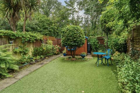 14 Ashridge Close, Southampton, SO15 2GX