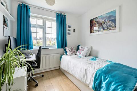 14 Ashridge Close, Southampton, SO15 2GX