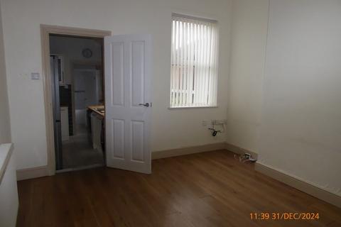 2 bedroom terraced house to rent, Victoria Street, Stoke-on-Trent ST4