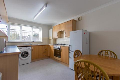 2 bedroom apartment to rent, Heol Hir, Cardiff CF14