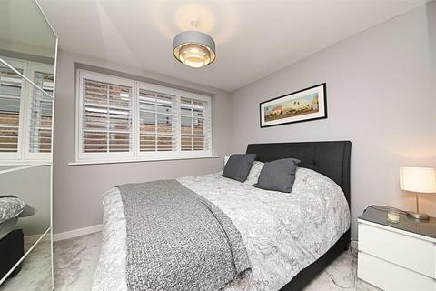 2 bedroom flat for sale, Cornwall Avenue, Finchley