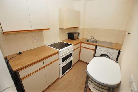 Studio to rent, Bradman Way, Stevenage SG1