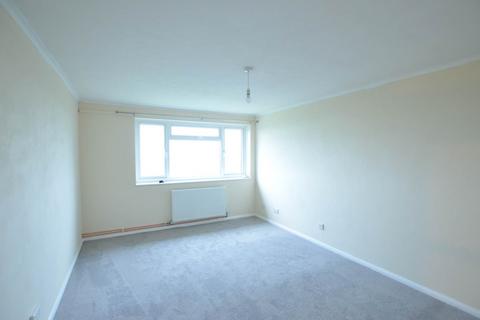 2 bedroom apartment to rent, Kingsway, Selsey