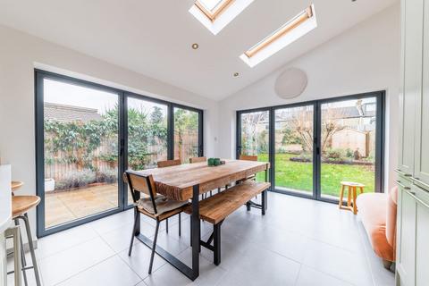 5 bedroom semi-detached house to rent, Barrow Road, London, SW16