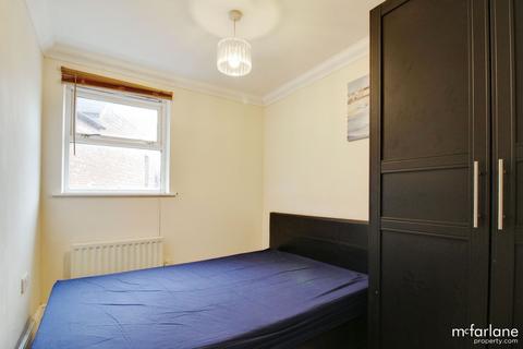 2 bedroom flat for sale, Godwin Court, Swindon SN1