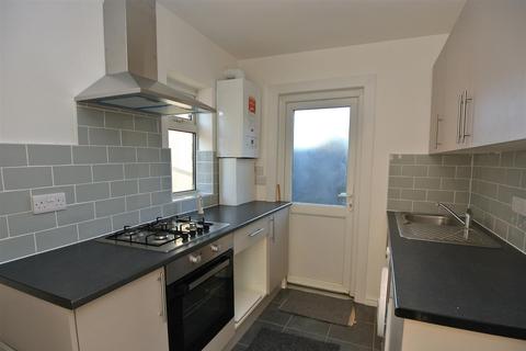 3 bedroom end of terrace house to rent, Ellington Road, Feltham TW13