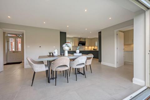 4 bedroom mews for sale, Brizes Park, Kelvedon Hatch