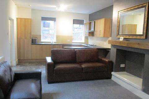 2 bedroom flat to rent, Dicconson Street, Wigan, WN1