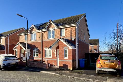 3 bedroom semi-detached house to rent, Haydock Avenue, Sale