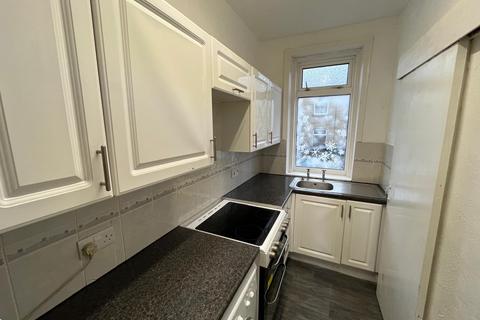 3 bedroom terraced house for sale, Livingstone Street, Halifax