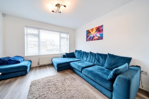 82 Hazell Way, Stoke Poges, Slough, SL2 4DG