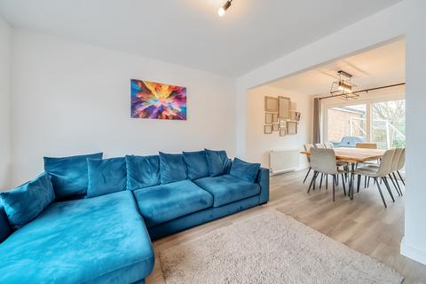 82 Hazell Way, Stoke Poges, Slough, SL2 4DG