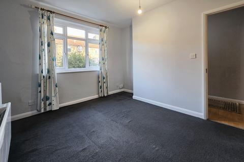 3 bedroom terraced house to rent, Tolworth Road, Surbiton KT6