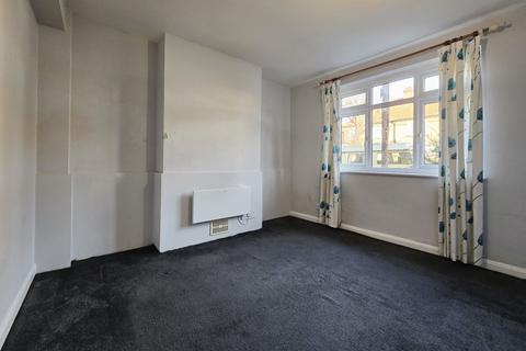 3 bedroom terraced house to rent, Tolworth Road, Surbiton KT6