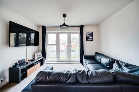 2 bedroom flat for sale, Modern first floor apartment in central Yatton