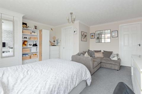 Studio for sale, Seamill Park Crescent, Worthing