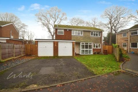 4 bedroom detached house to rent, Lancaster Court Gillingham ME8