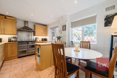 4 bedroom semi-detached house for sale, Church Road, Chavey Down, Ascot