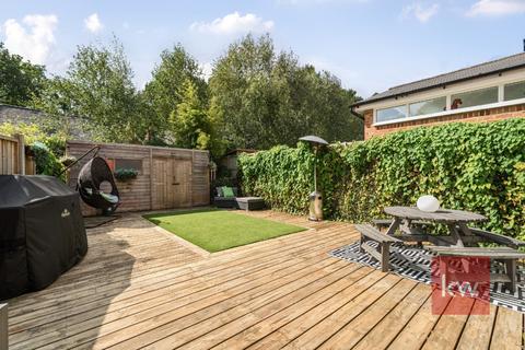 70 Church Road, Chavey Down, Ascot, SL5 8RR