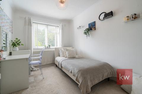 70 Church Road, Chavey Down, Ascot, SL5 8RR