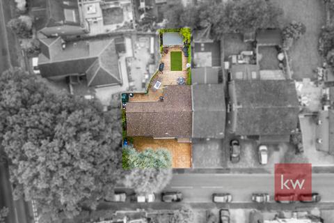 70 Church Road, Chavey Down, Ascot, SL5 8RR