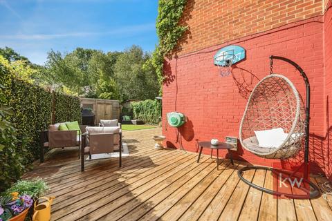 70 Church Road, Chavey Down, Ascot, SL5 8RR