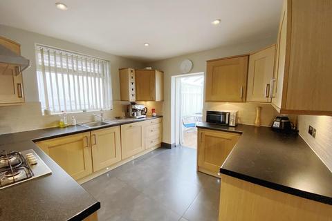 2 bedroom bungalow for sale, Durdells Avenue, Bournemouth